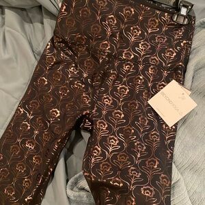 Stunning Beyond Yoga Leggings!